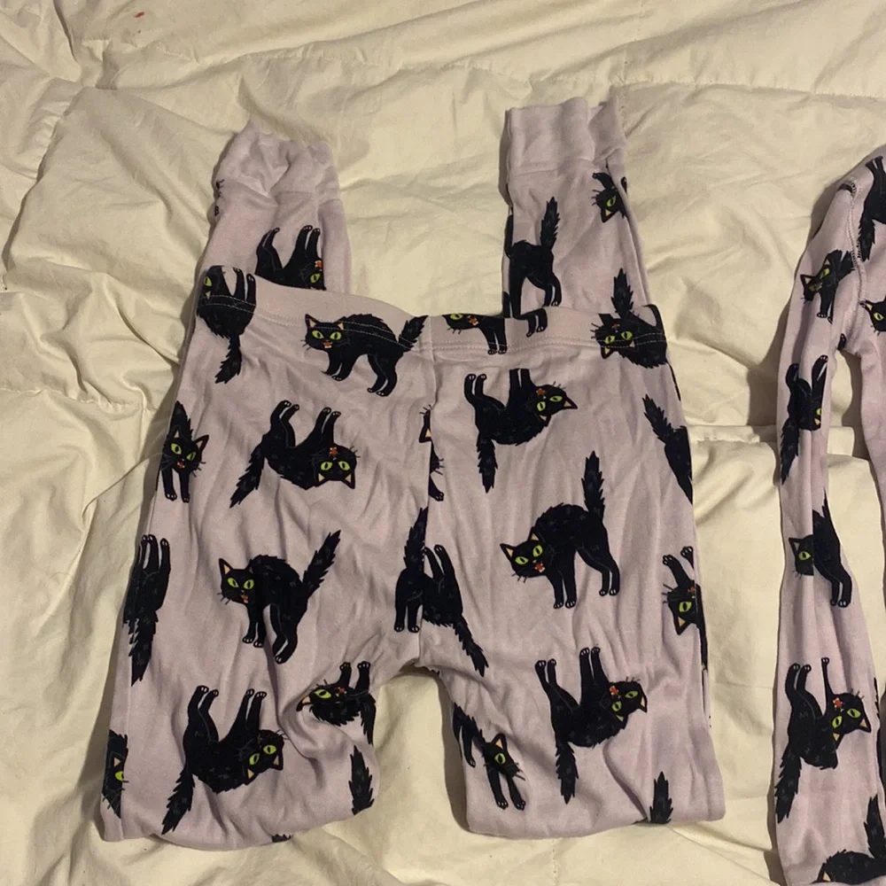 Old Navy light purple with black cats, pajama set size extra-large, 12